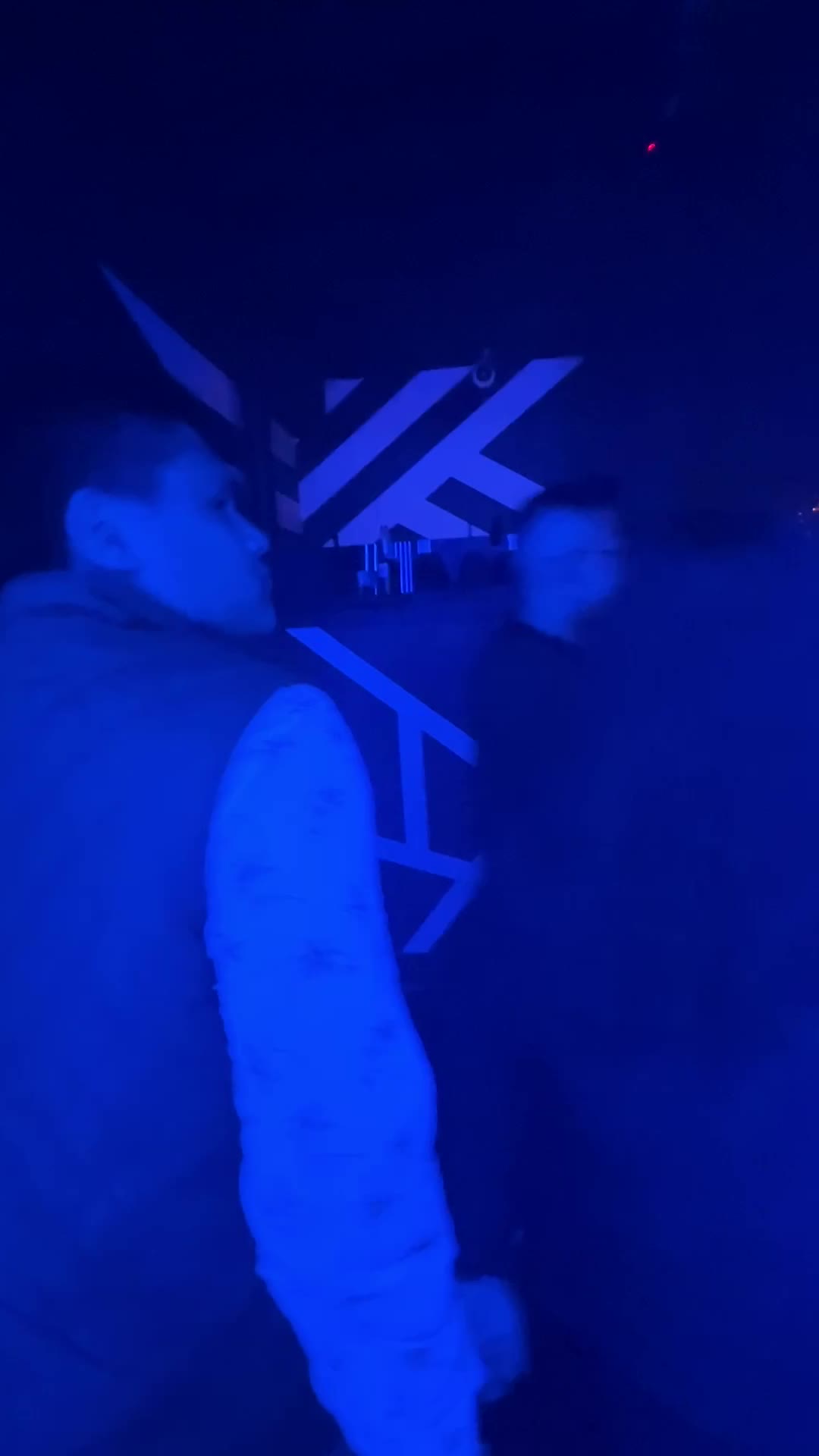 Strut Bar & Club