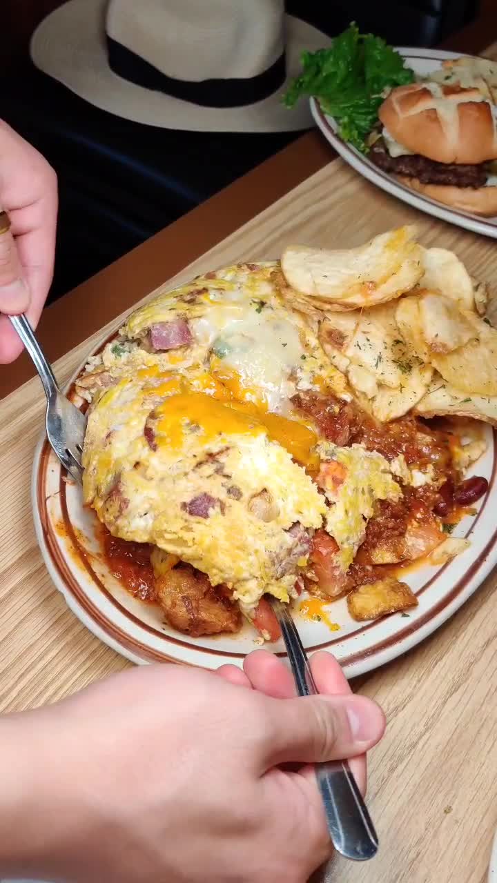 Video review of Omelet House