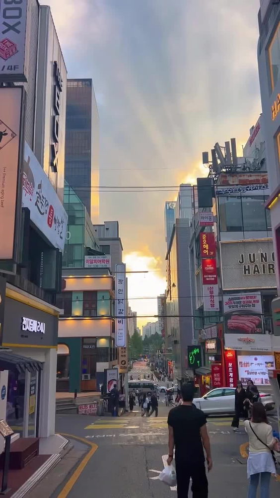 Shopping street