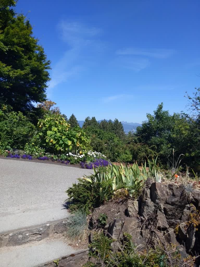Video review of Queen Elizabeth Park