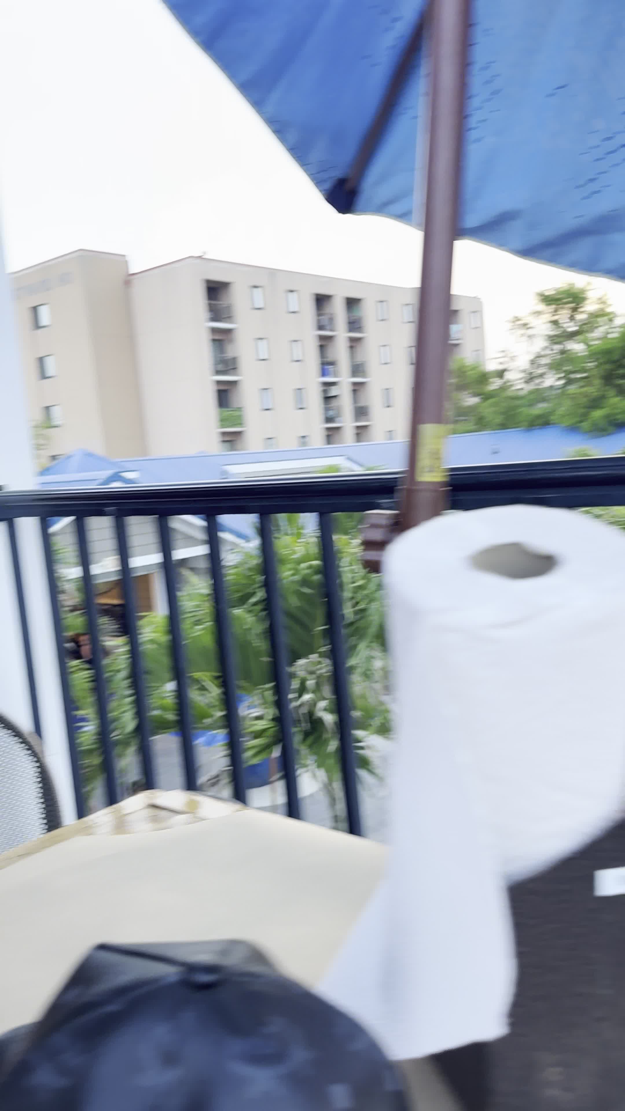 BLU Crabhouse & Raw Bar