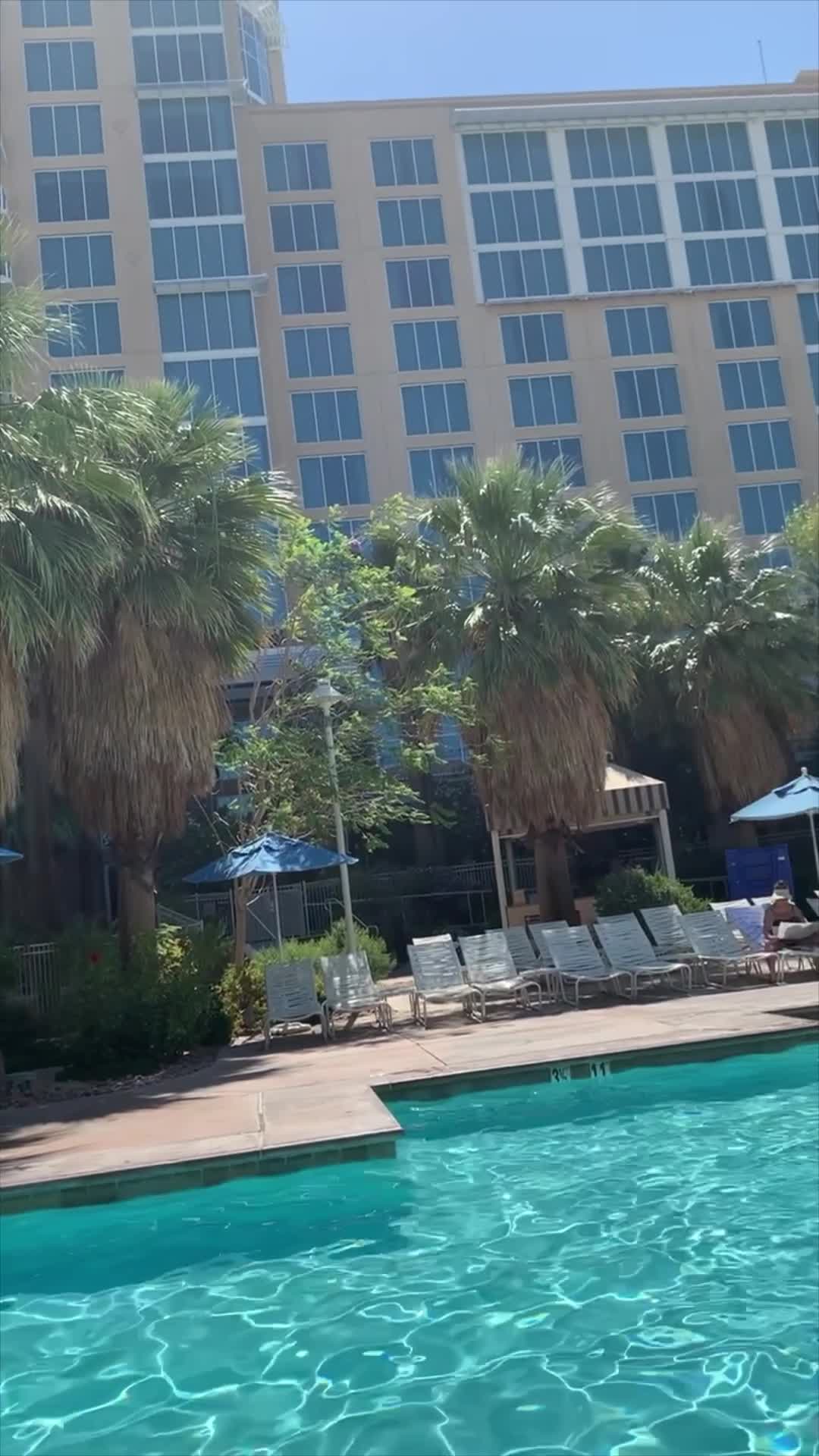 Courtyard Mariott Swimming Pool