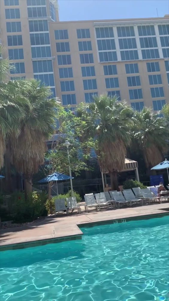 Courtyard Mariott Swimming Pool