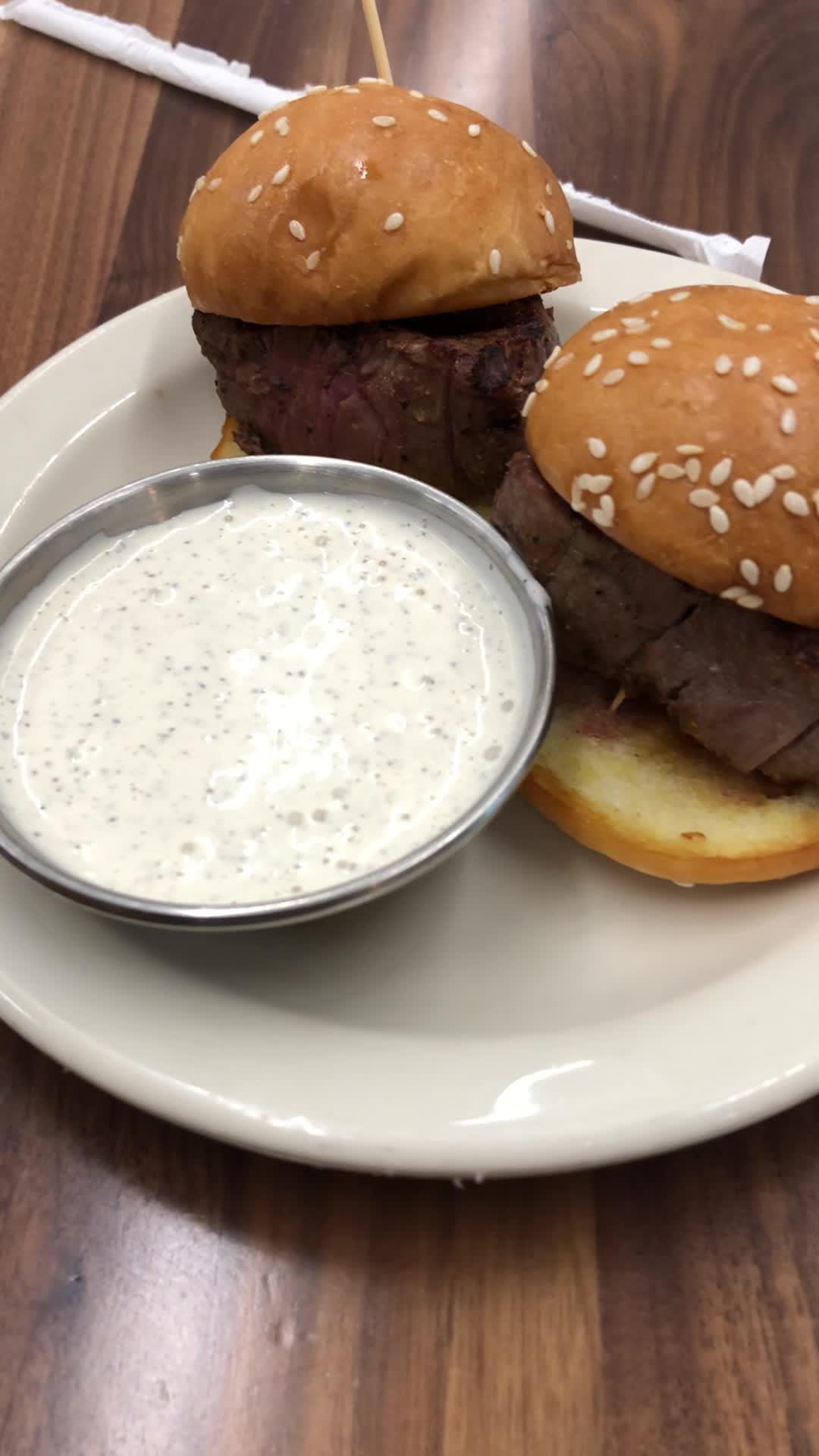 Video review of Harry & Izzy's