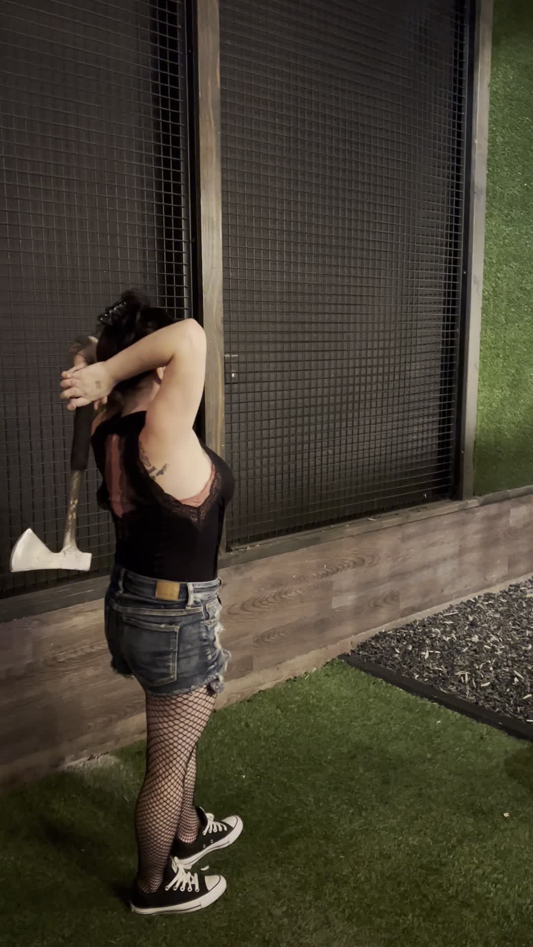 Kick Axe Throwing BROOKLYN