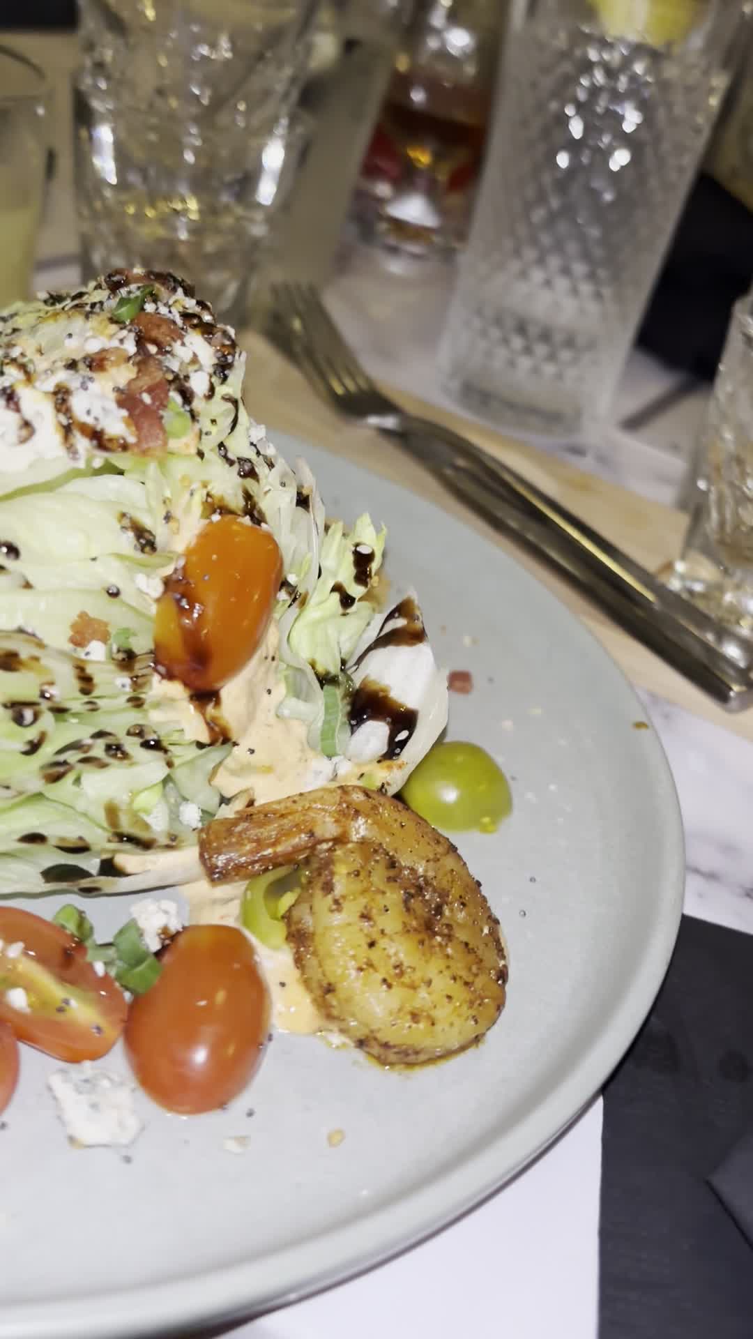 JUNIOR Restaurant & Lounge