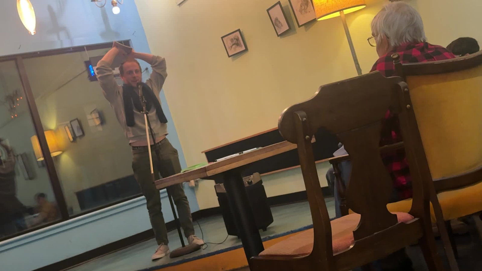Video review of Mother Fool's Coffeehouse