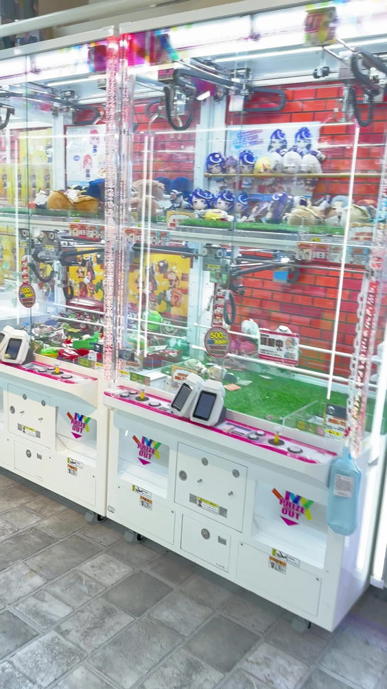 アドアーズ 渋谷店 (Adores Shibuya)