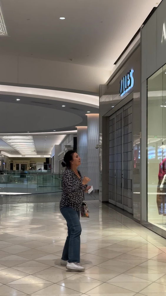 Westfield Oakridge Food Court