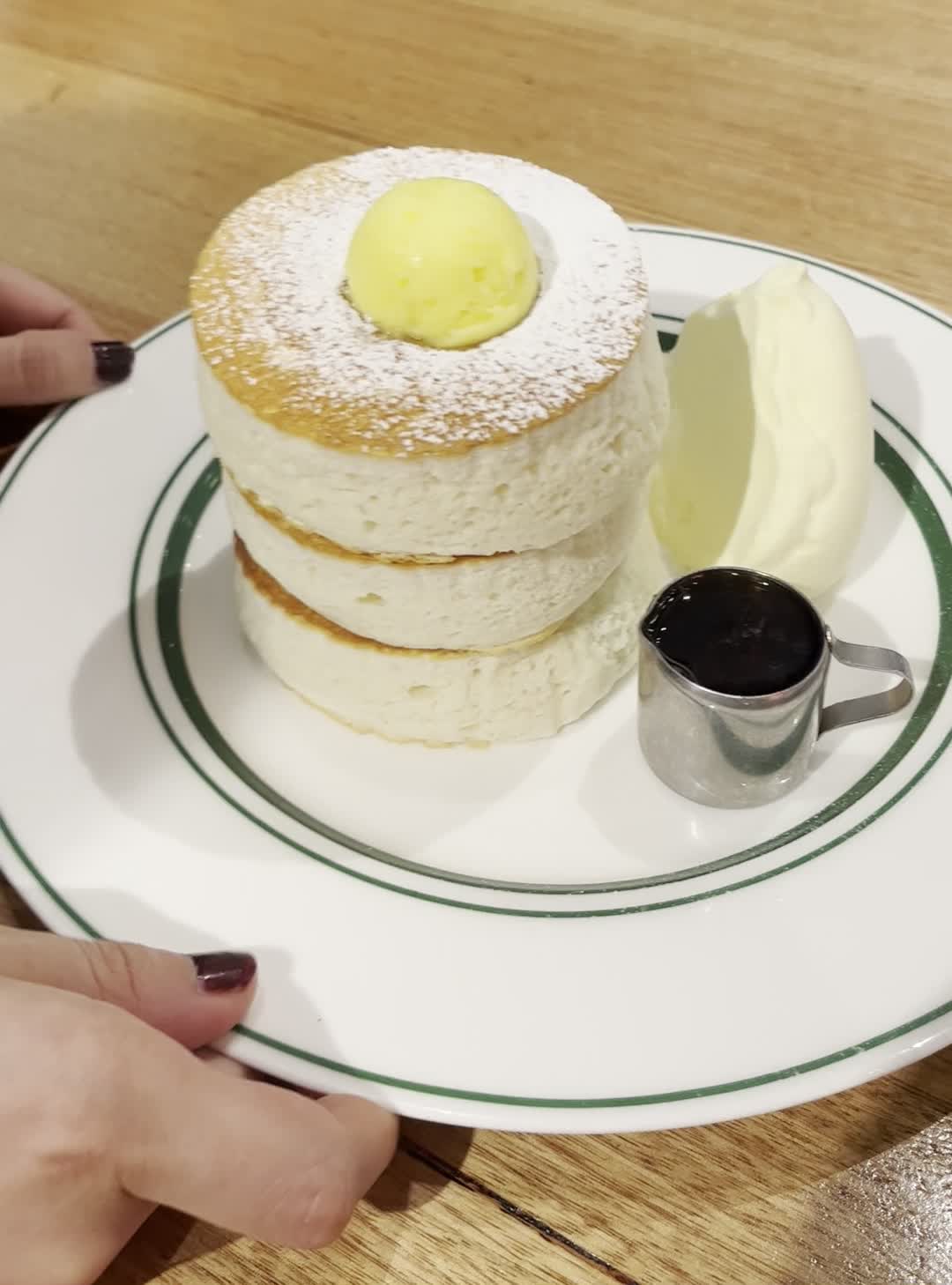 Video review of The Galeries