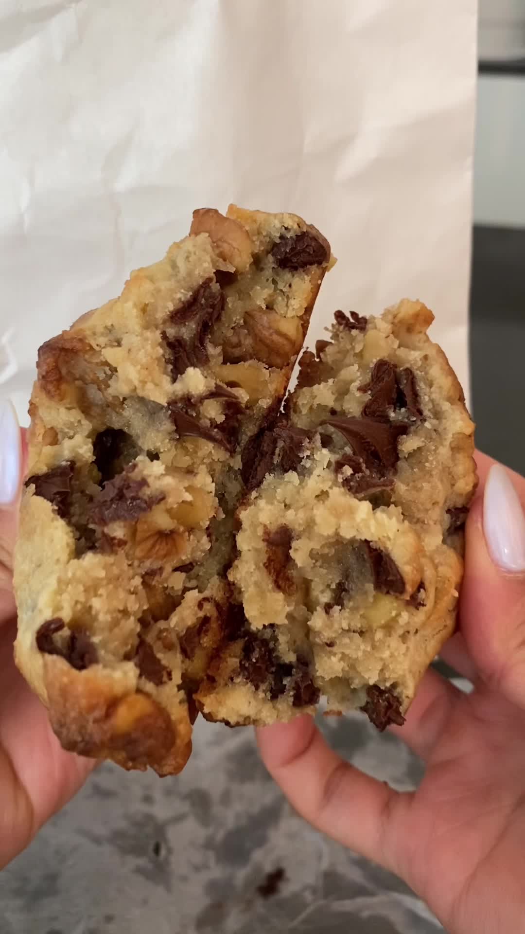 Video review of Levain Bakery