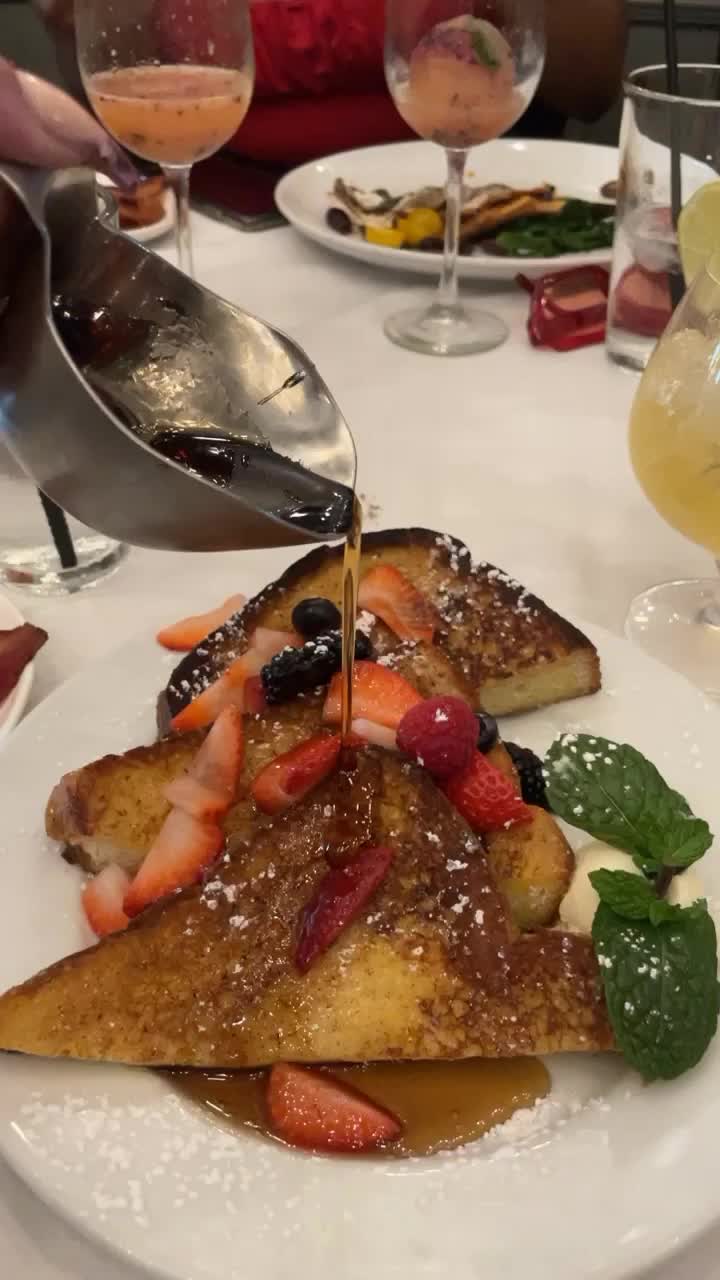 Video review of Toulouse Cafe and Bar