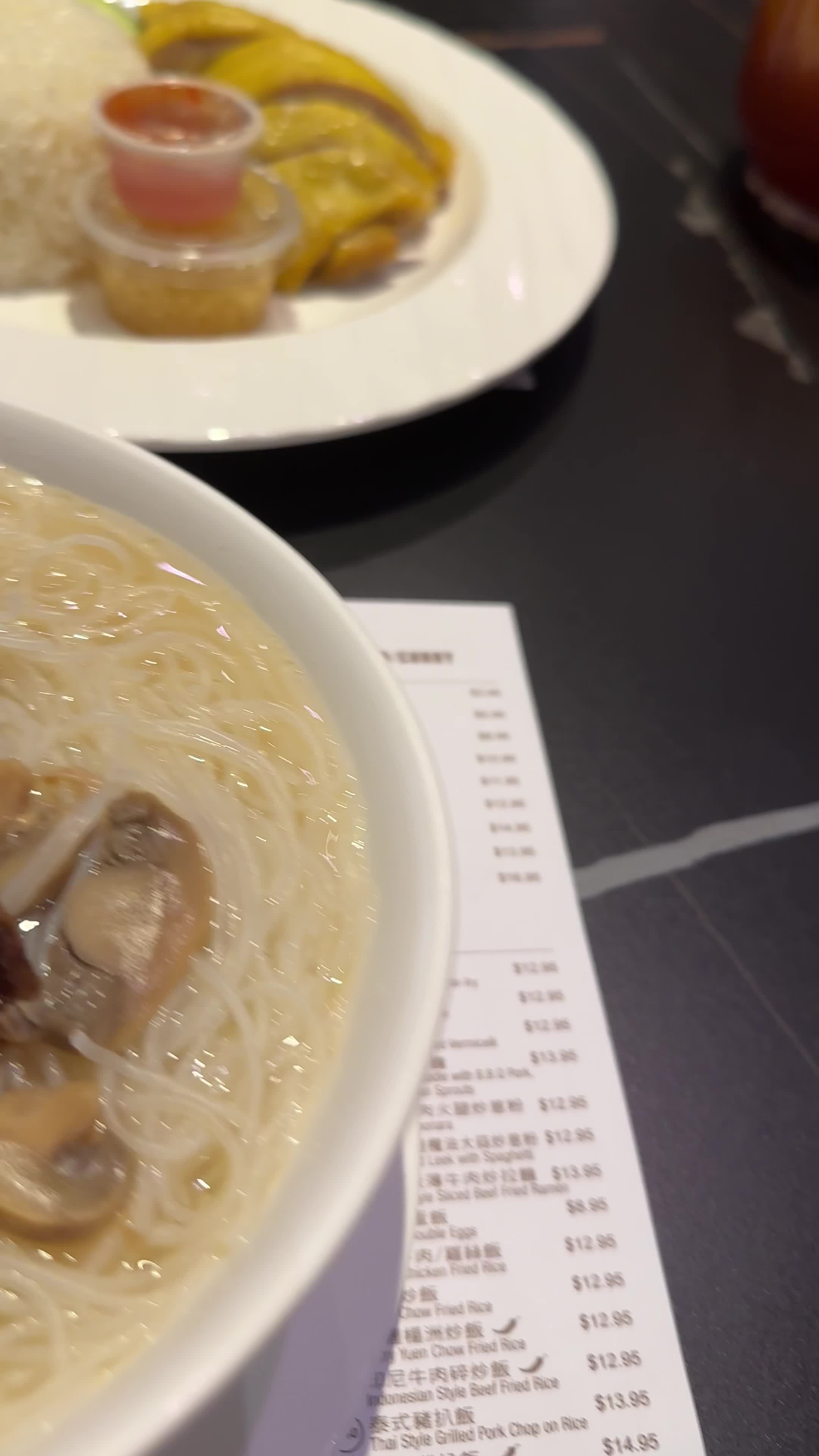 Video review of Cafe Hollywood 荷里活餐廳