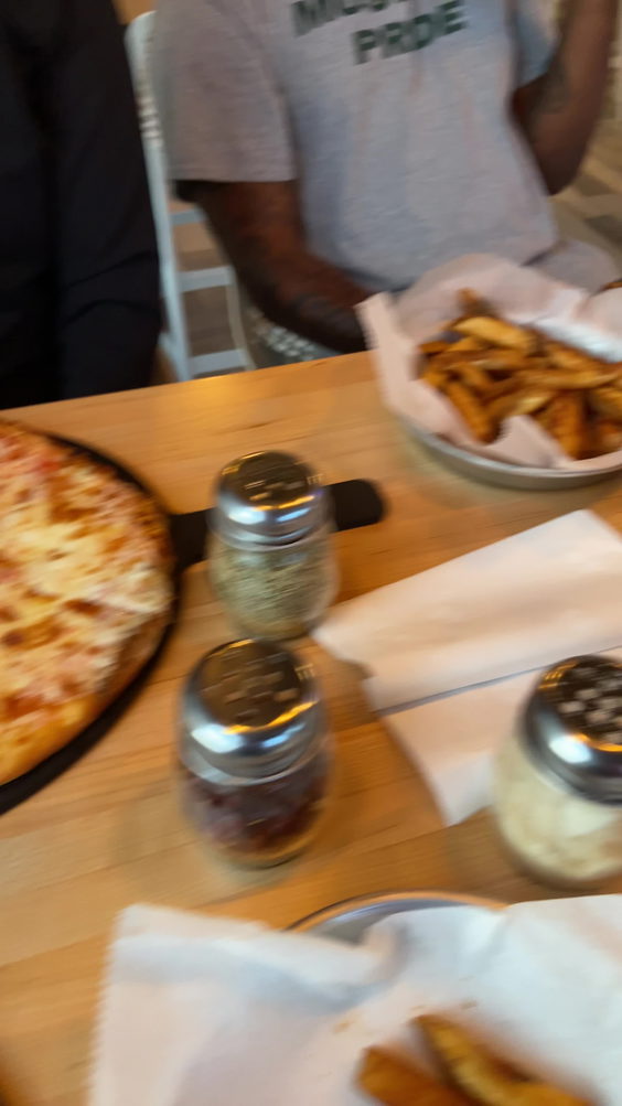 Neo Pizza + Taphouse Owings