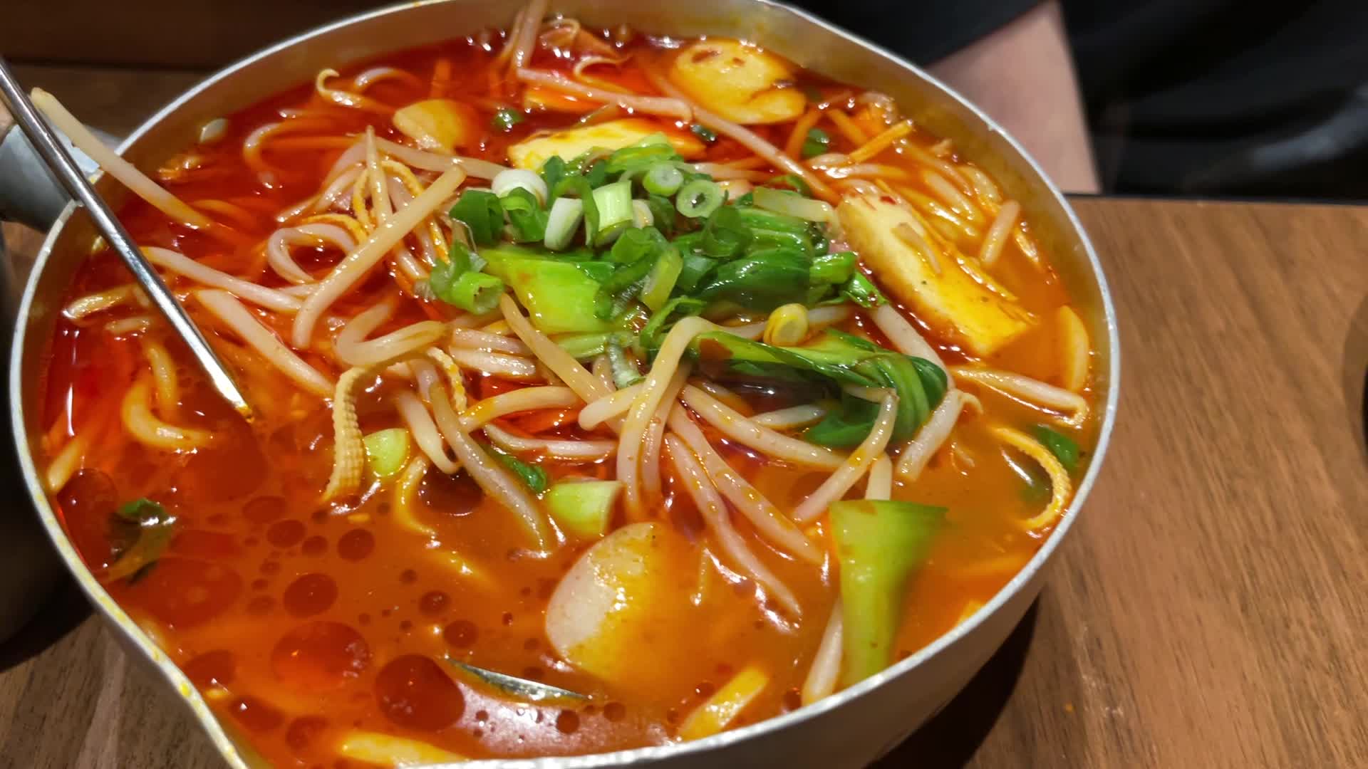 Friendship BBQ 友情客串