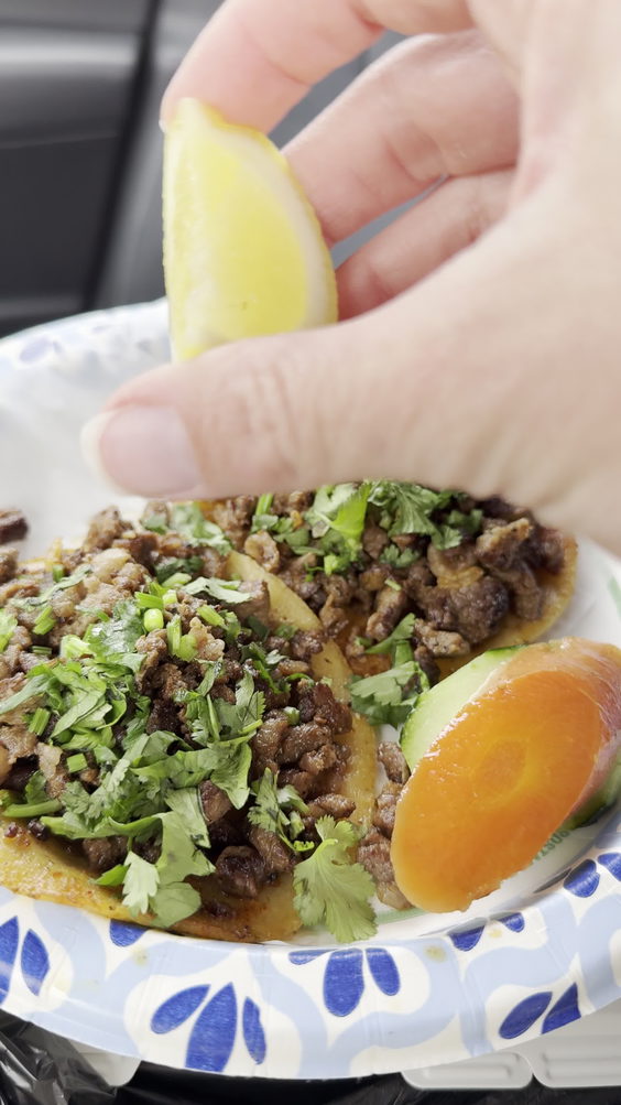 Jovanni taco truck