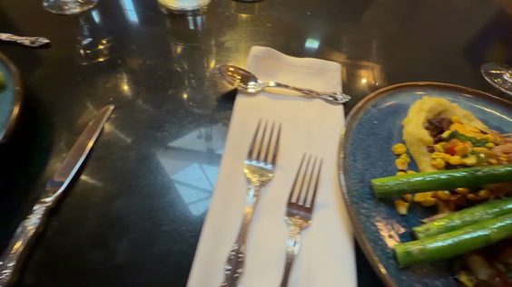 De La Tierra Restaurant