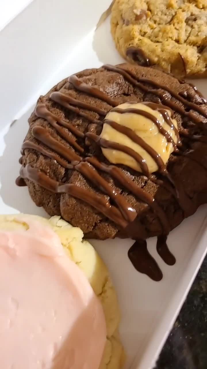 Crumbl Cookies - Lake Mary