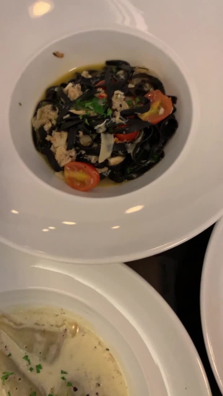 Video review of La Pizzaiola