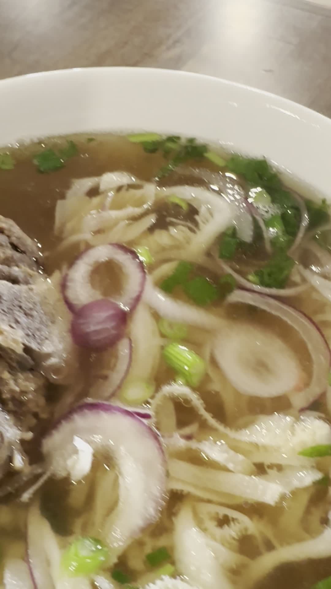 Video review of Ba Le