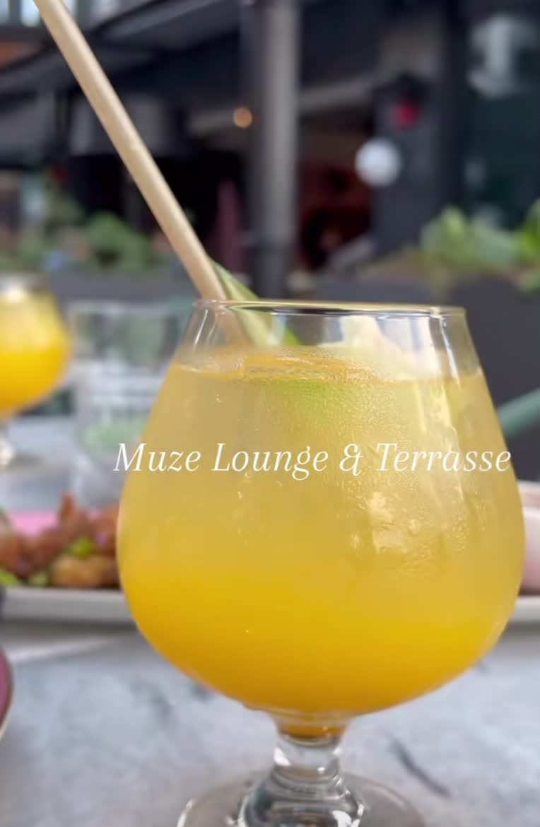 Muze Lounge & Terrasse