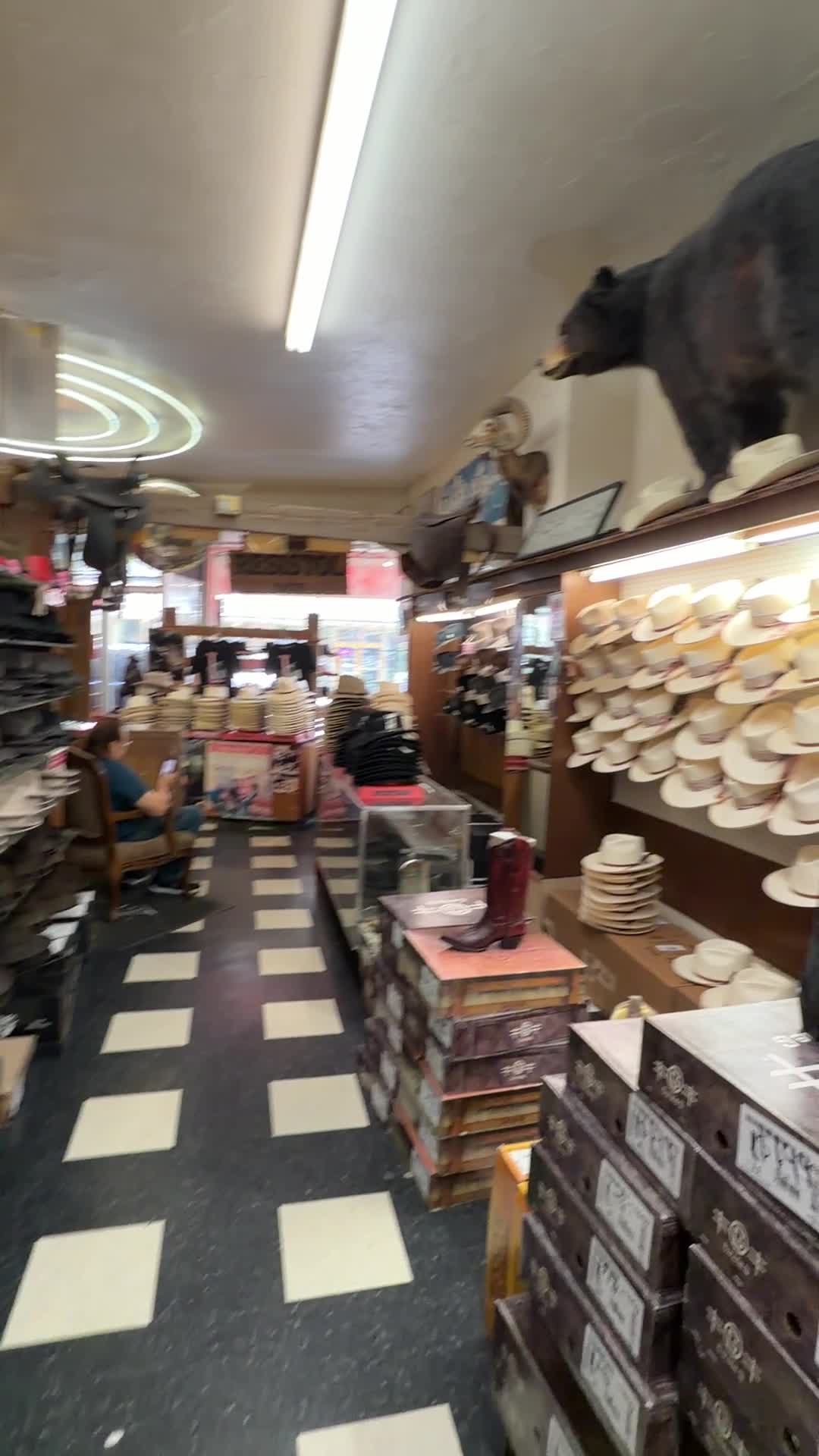 Paris hattera