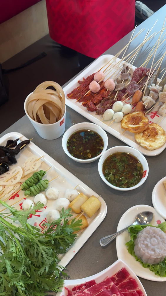 YUAN'S CHUAN CHUAN XIANG袁记串串香温哥华店