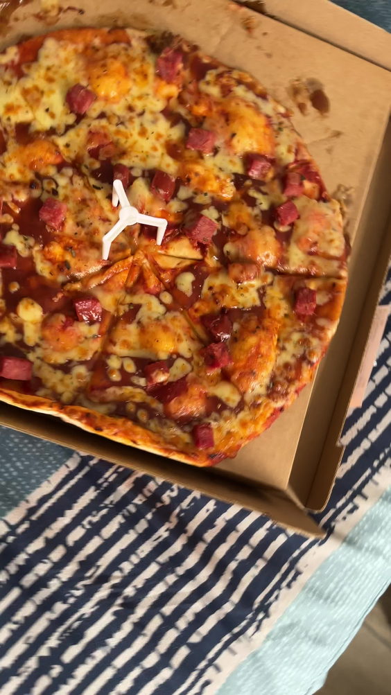 Debonairs Pizza