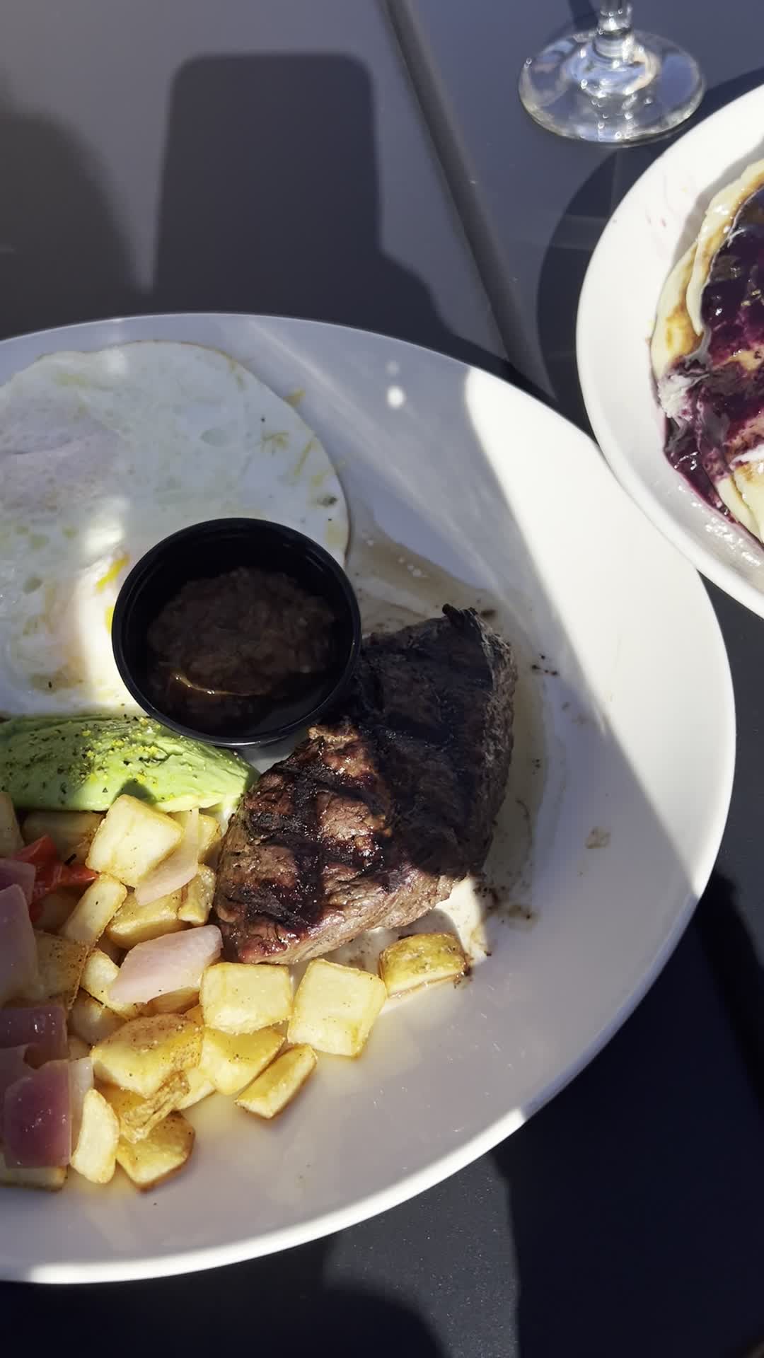 Black walnut cafe