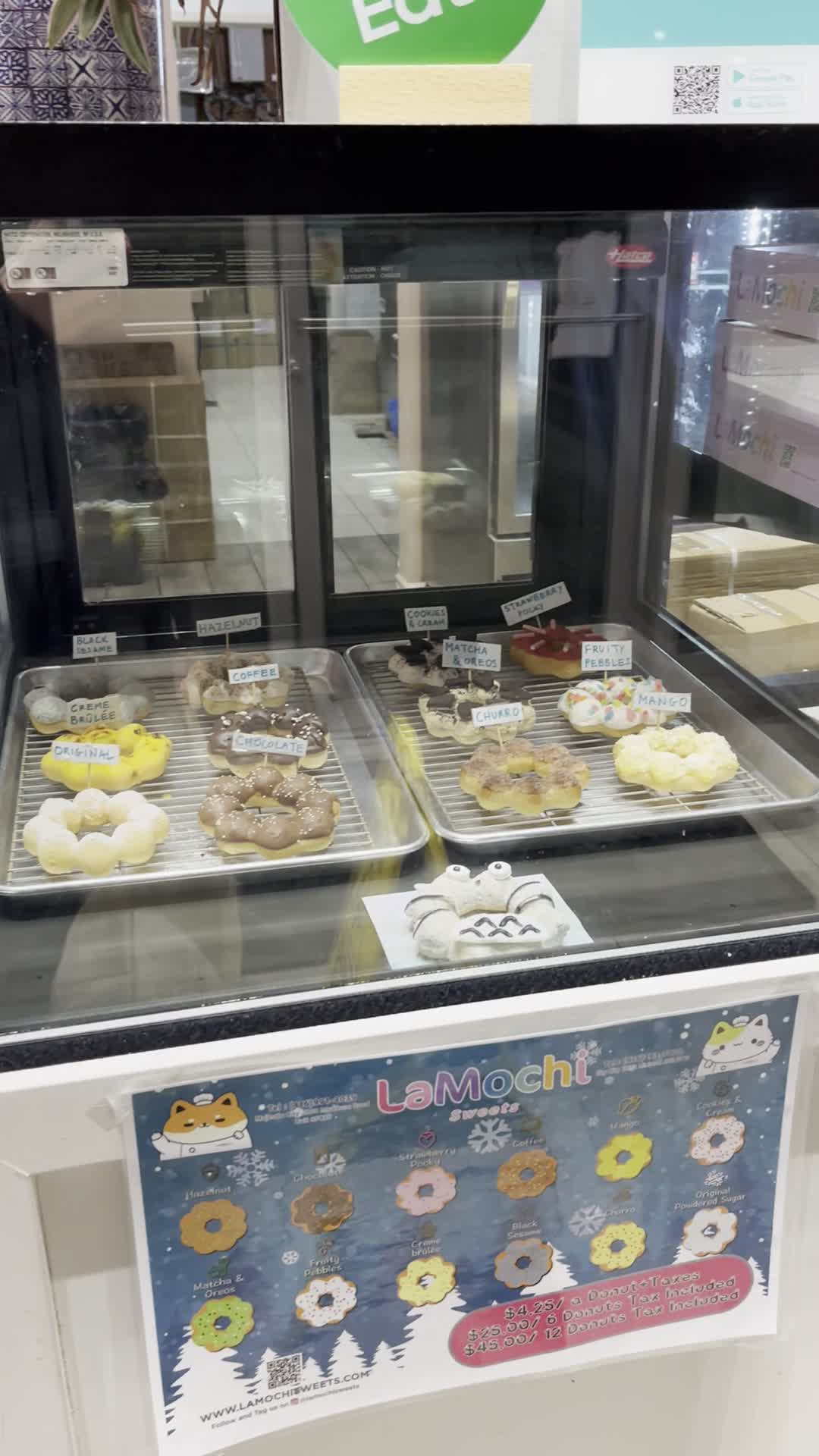 LaMochi Donuts & Sweets