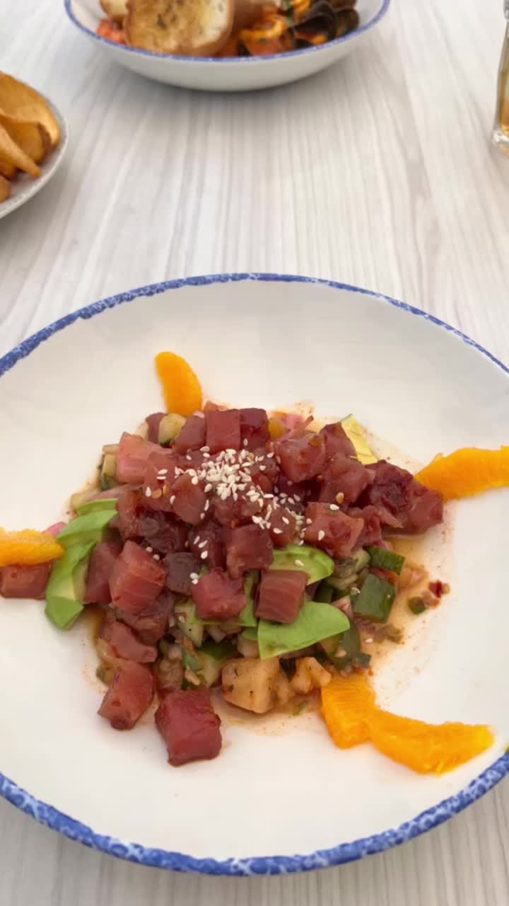 Vola’s Dockside Grill and Hi-Tide Lounge