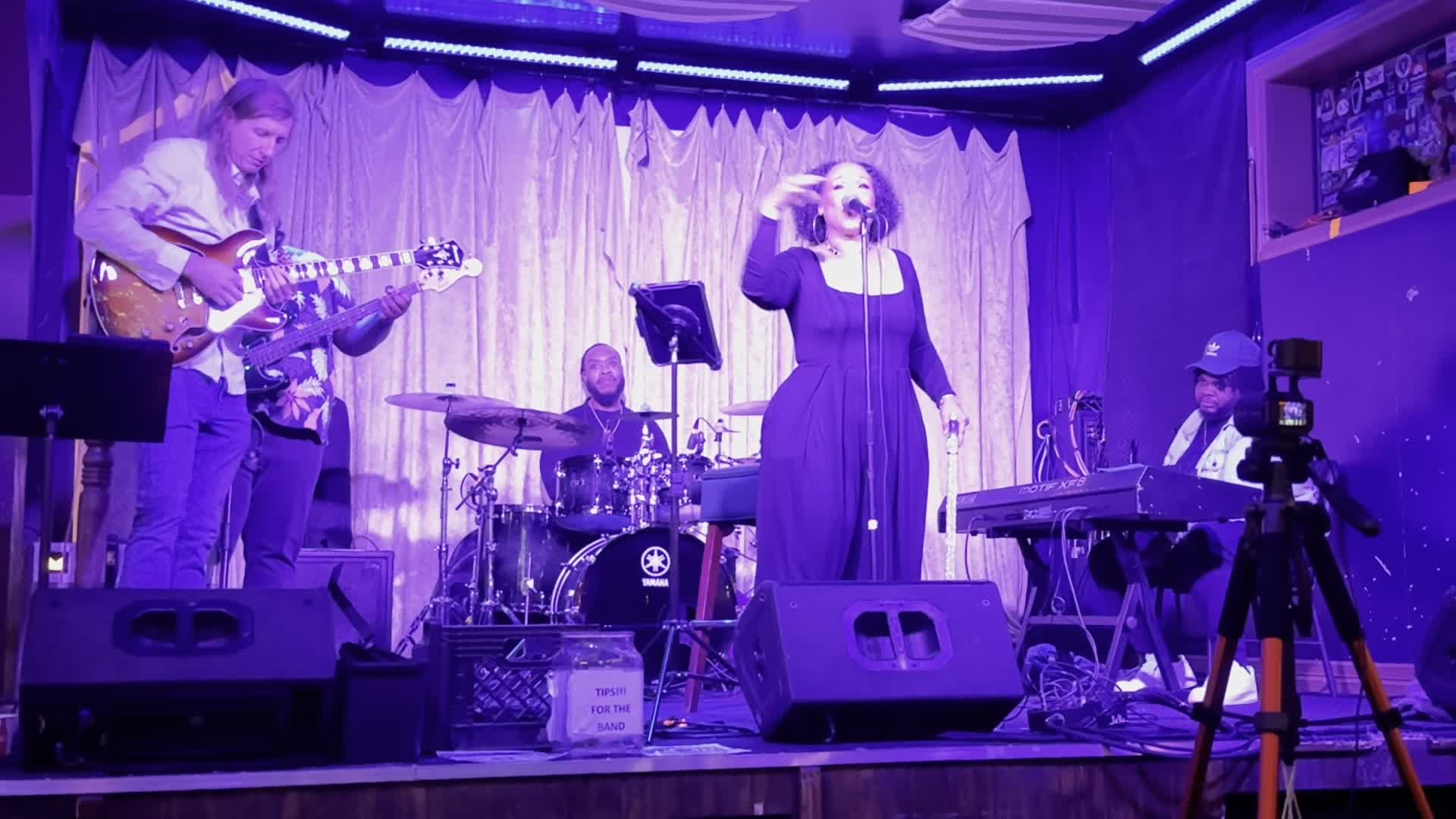 Video review of The Blue Note