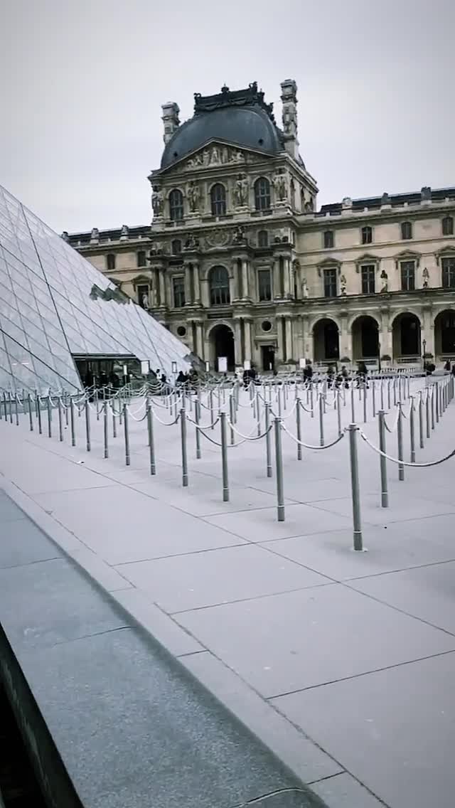 Luxury apartment at the Louvre Museum