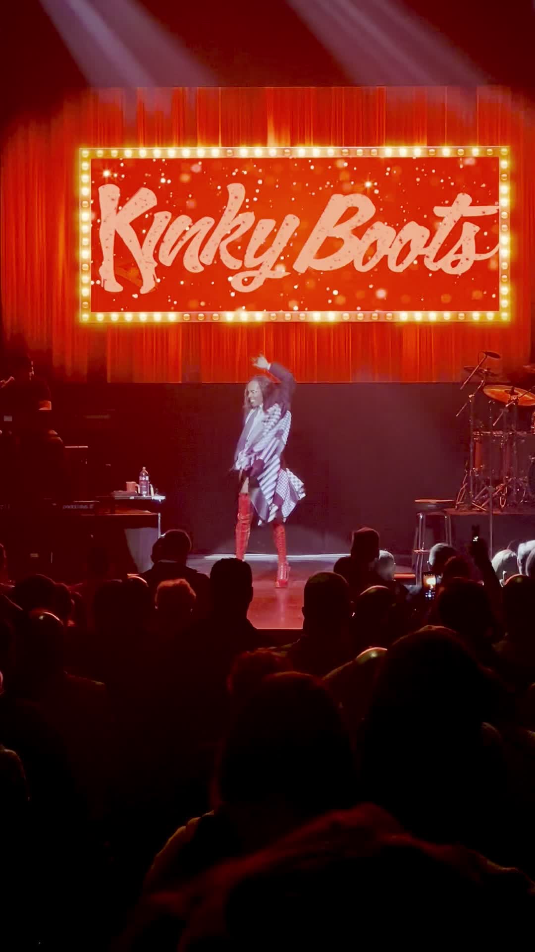 Video review of The Chicago Theatre