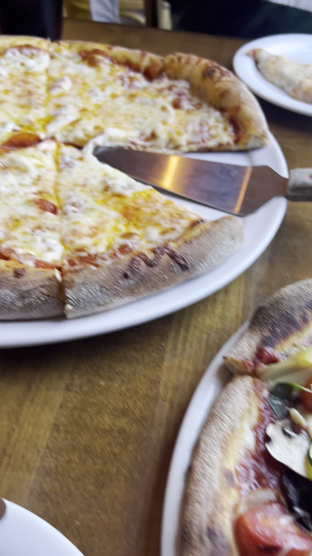 Pizzo's Pizzeria & Wine Bar