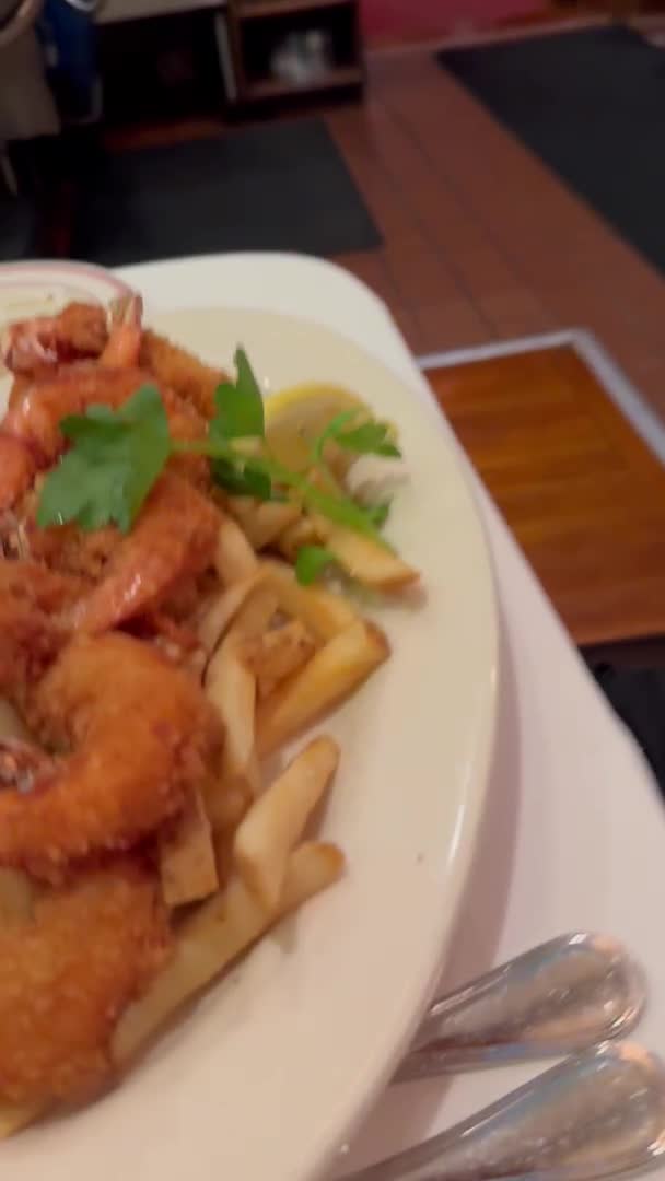Video review of Shaw's Crab House