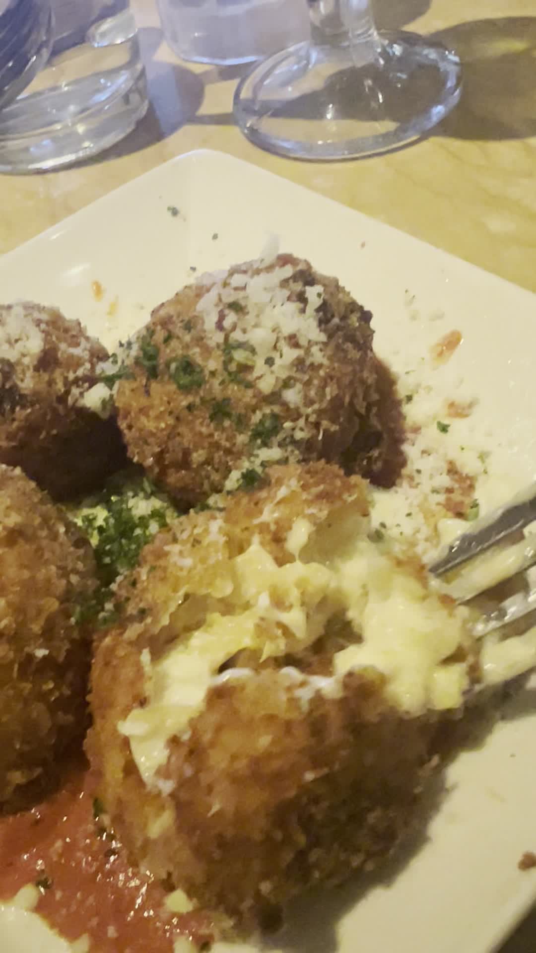 Video review of The Cheesecake Factory