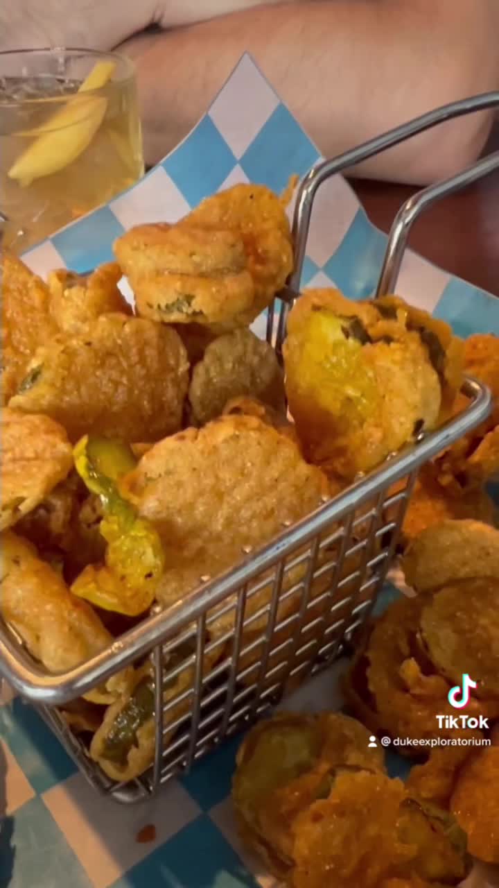 Easy Street Pizza & Beer Garden