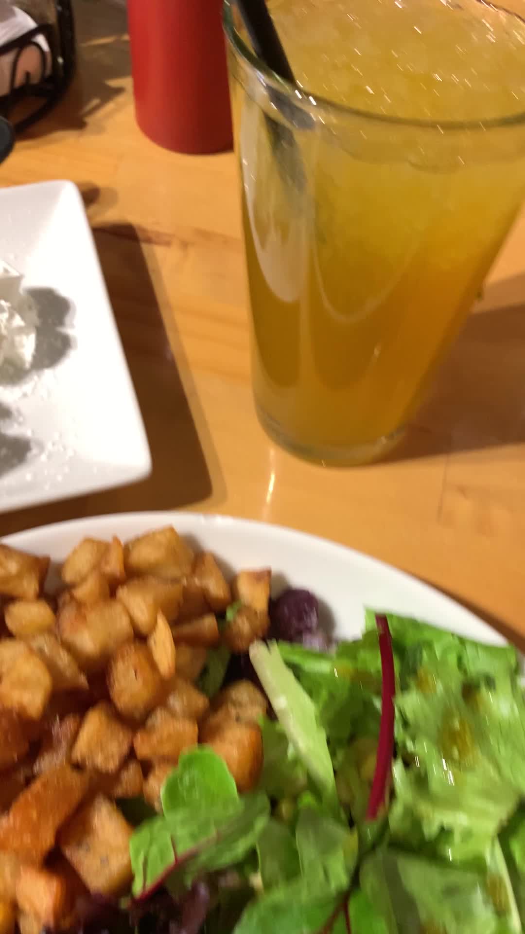 Popping Yolk Cafe