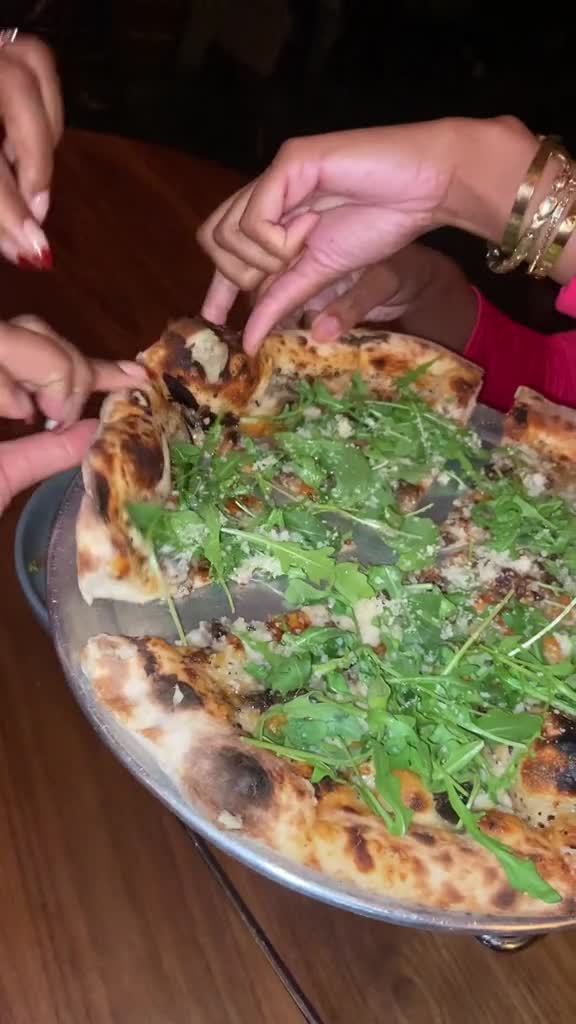 Video review of Harp & Crown