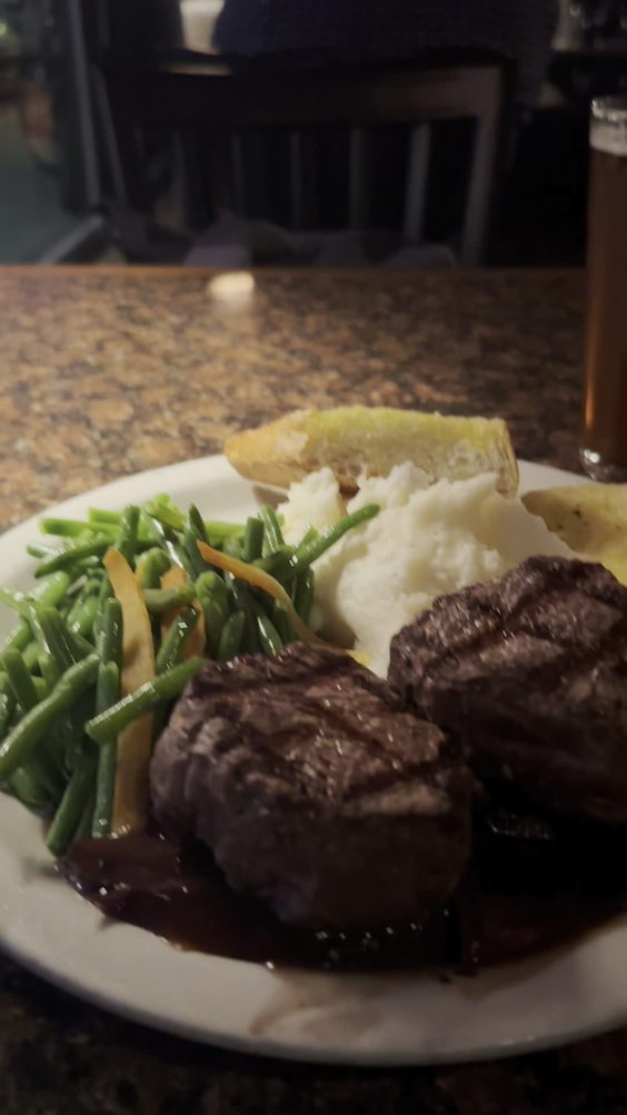 Poppie's Restaurant and Bar