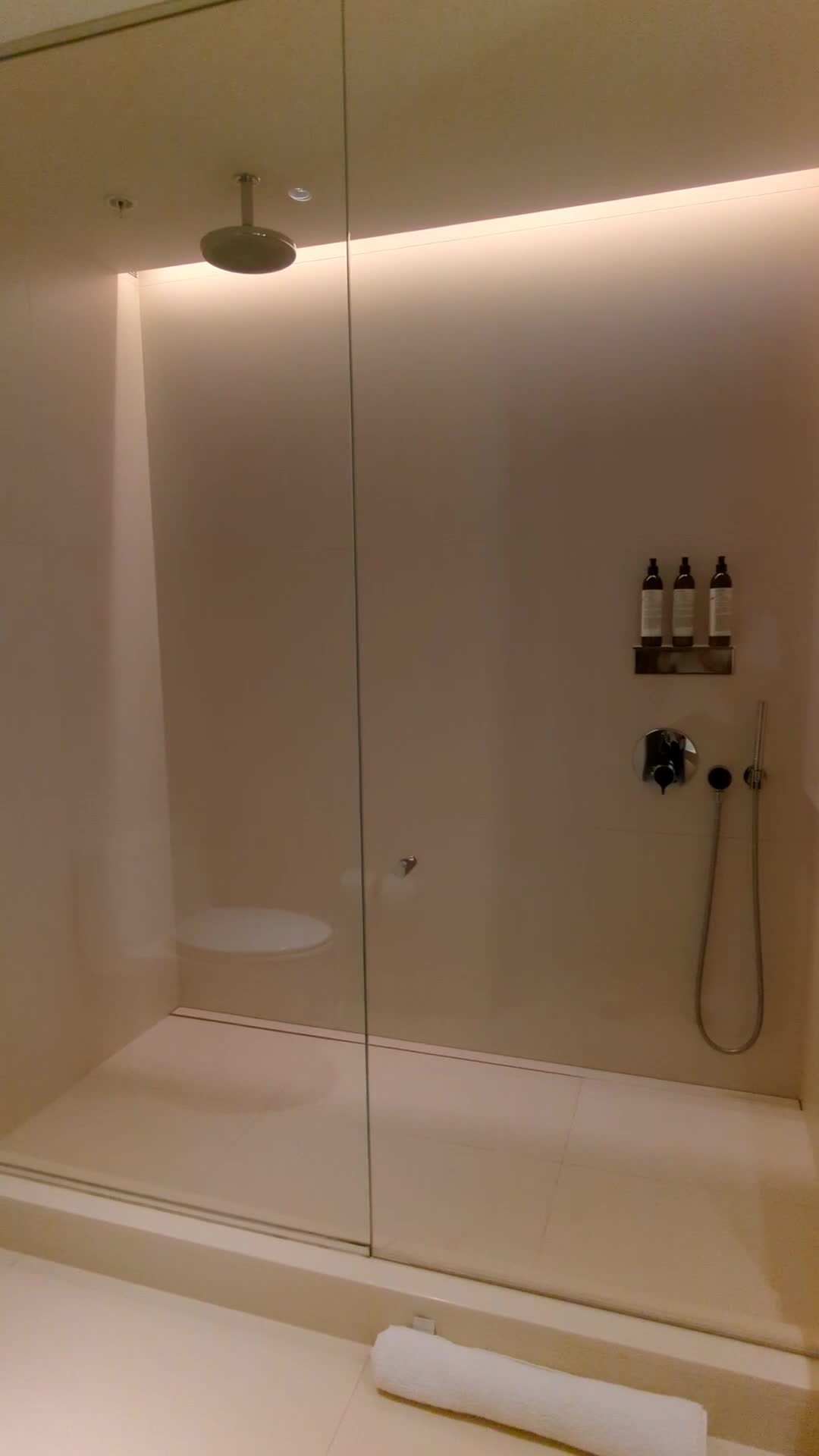 Video review of The West Hollywood EDITION