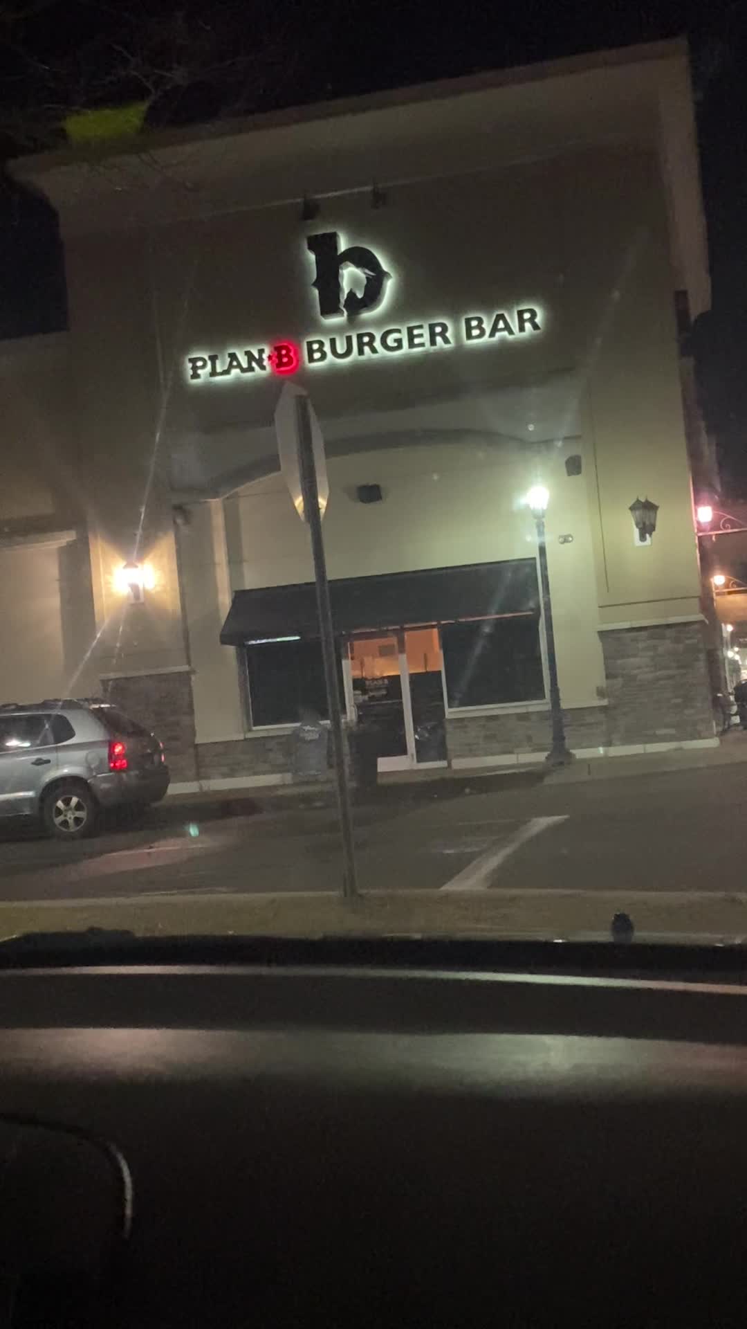 Video review of Plan B Burger Bar