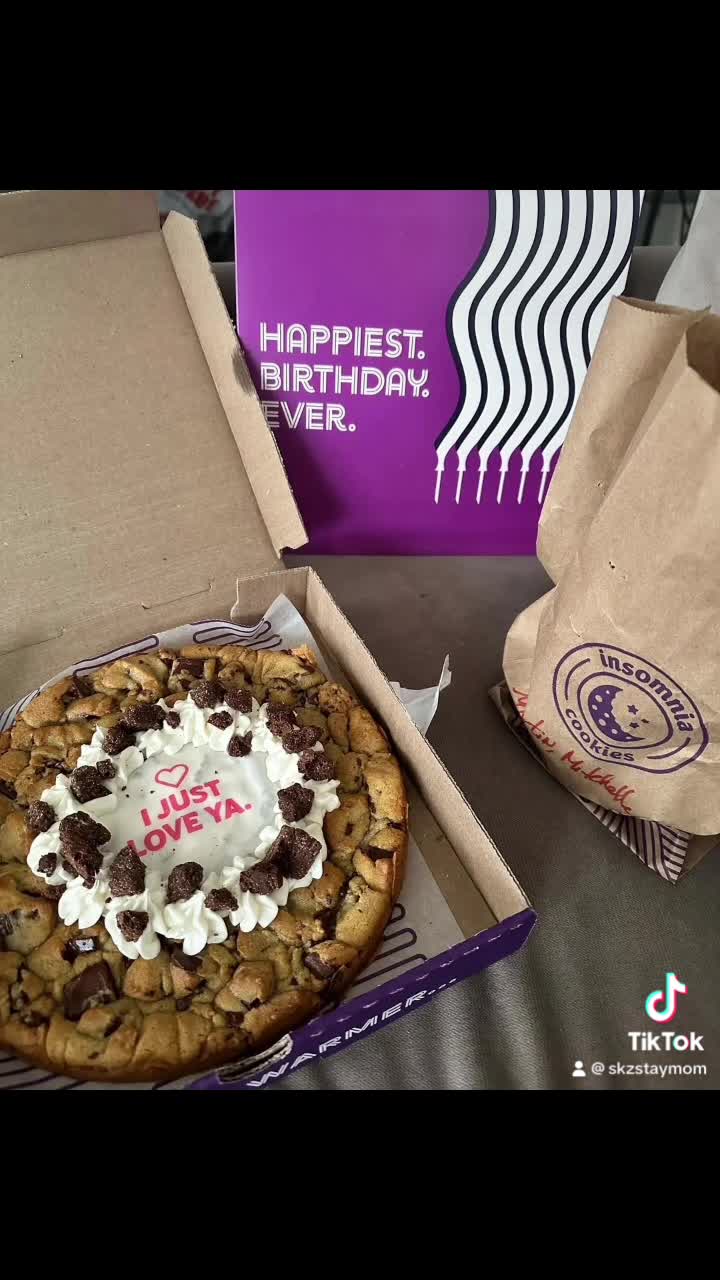 Insomnia Cookies