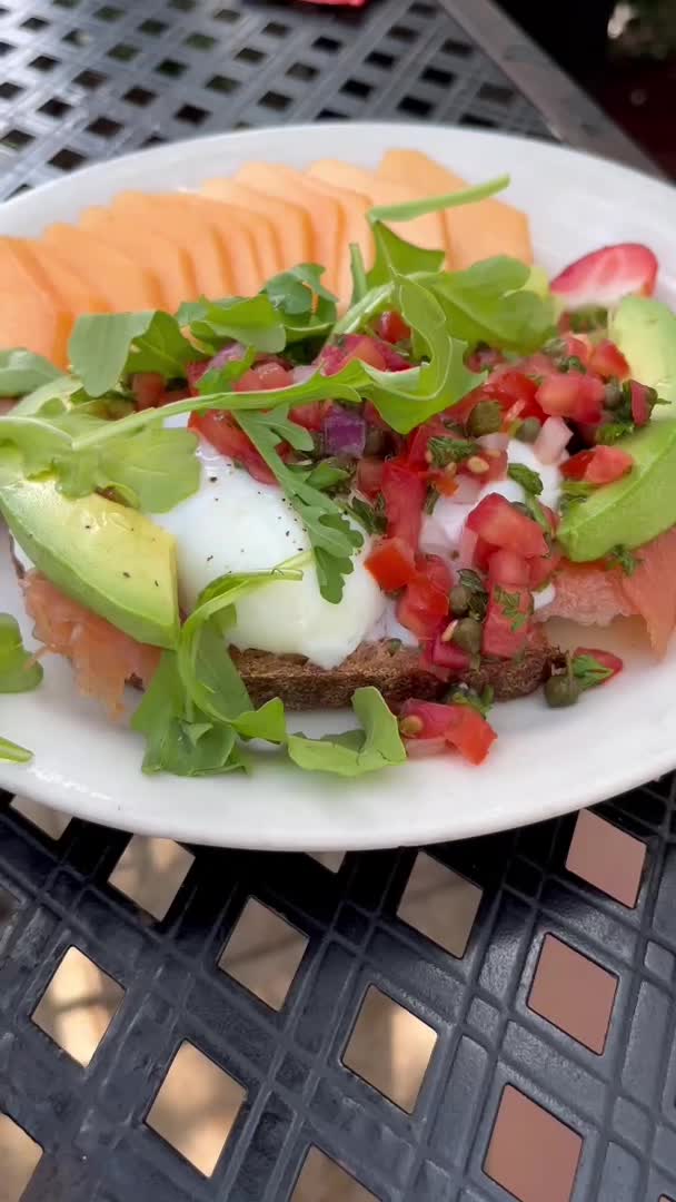 Video review of Urth Caffe