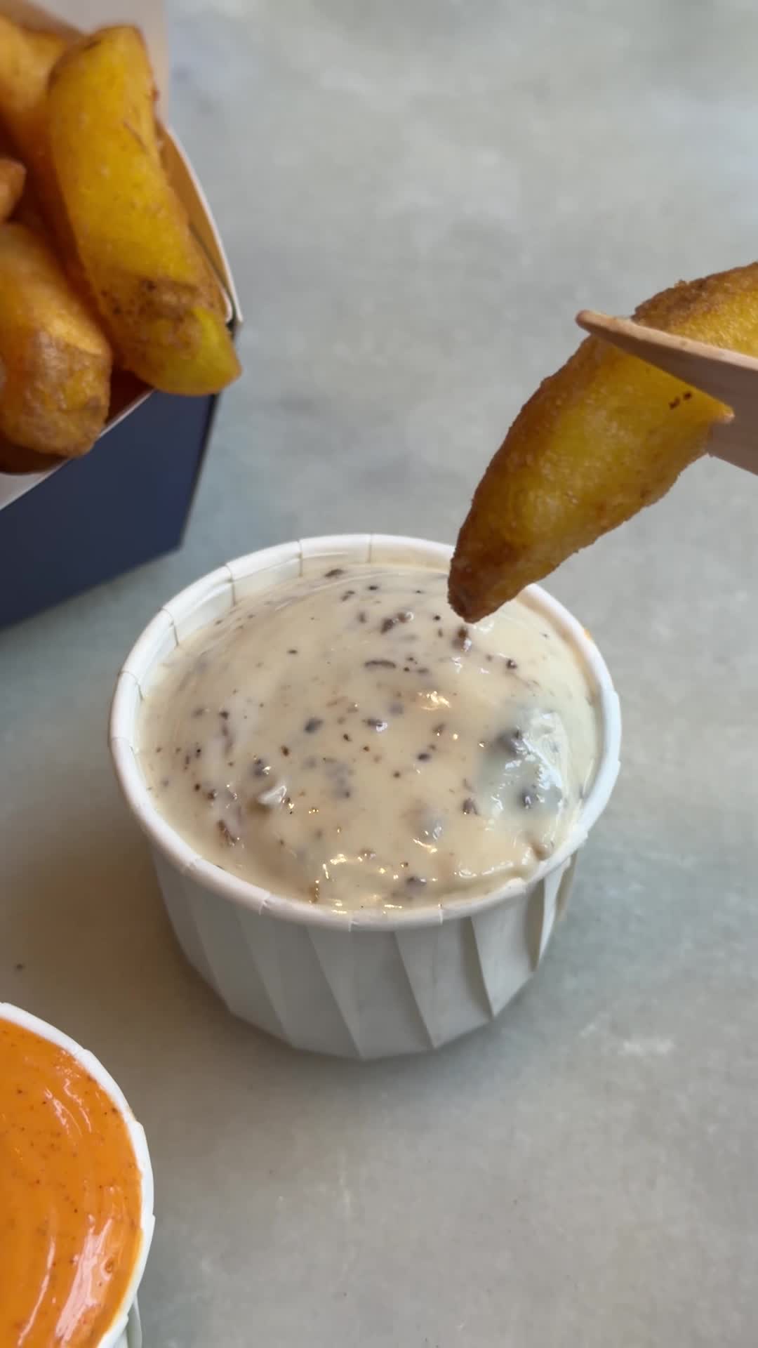 Video review of Billie - Brussels bar & bolo