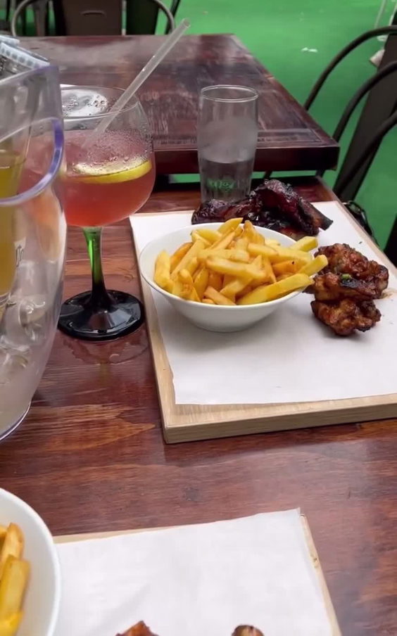 Ribs & Burgers Linton's Corner