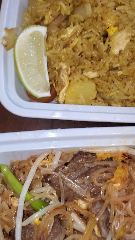 Cha Lom Thai Restaurant