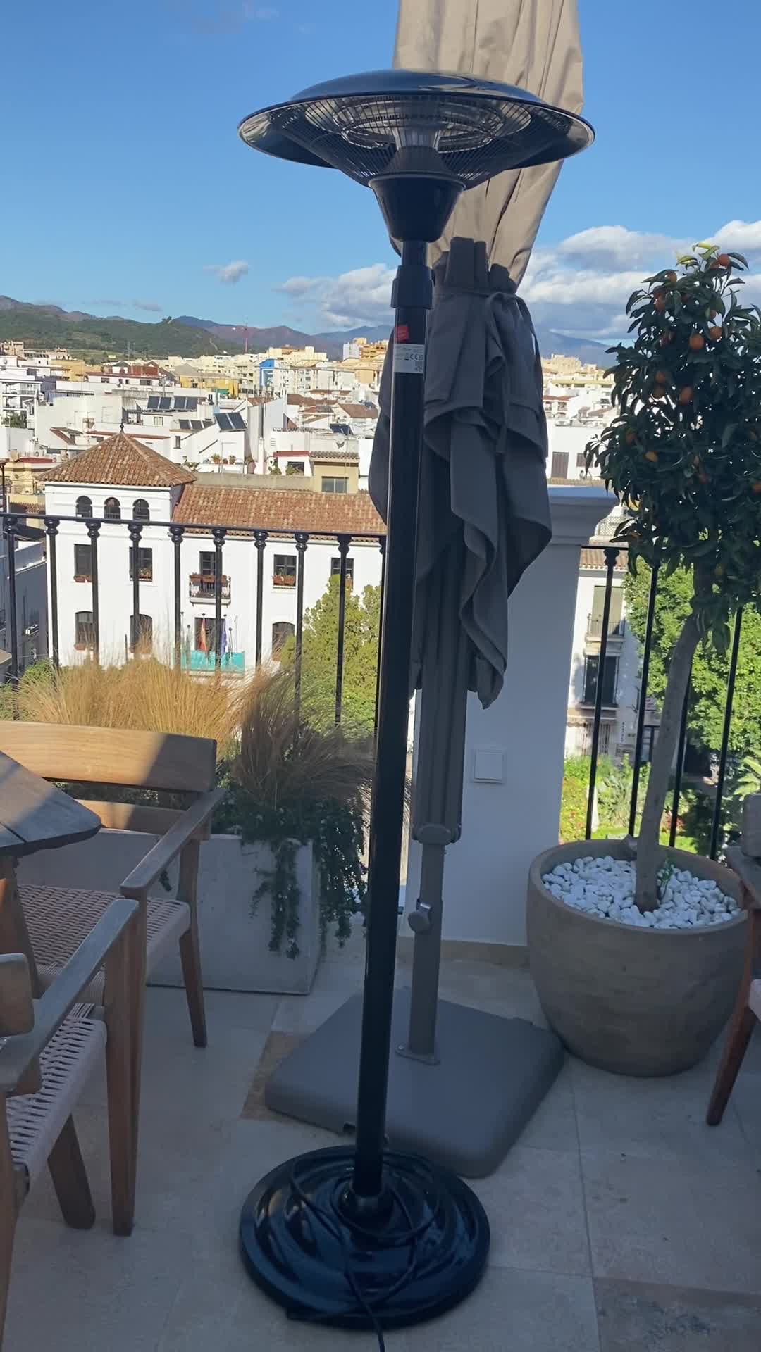 Toproof bar and restaurant