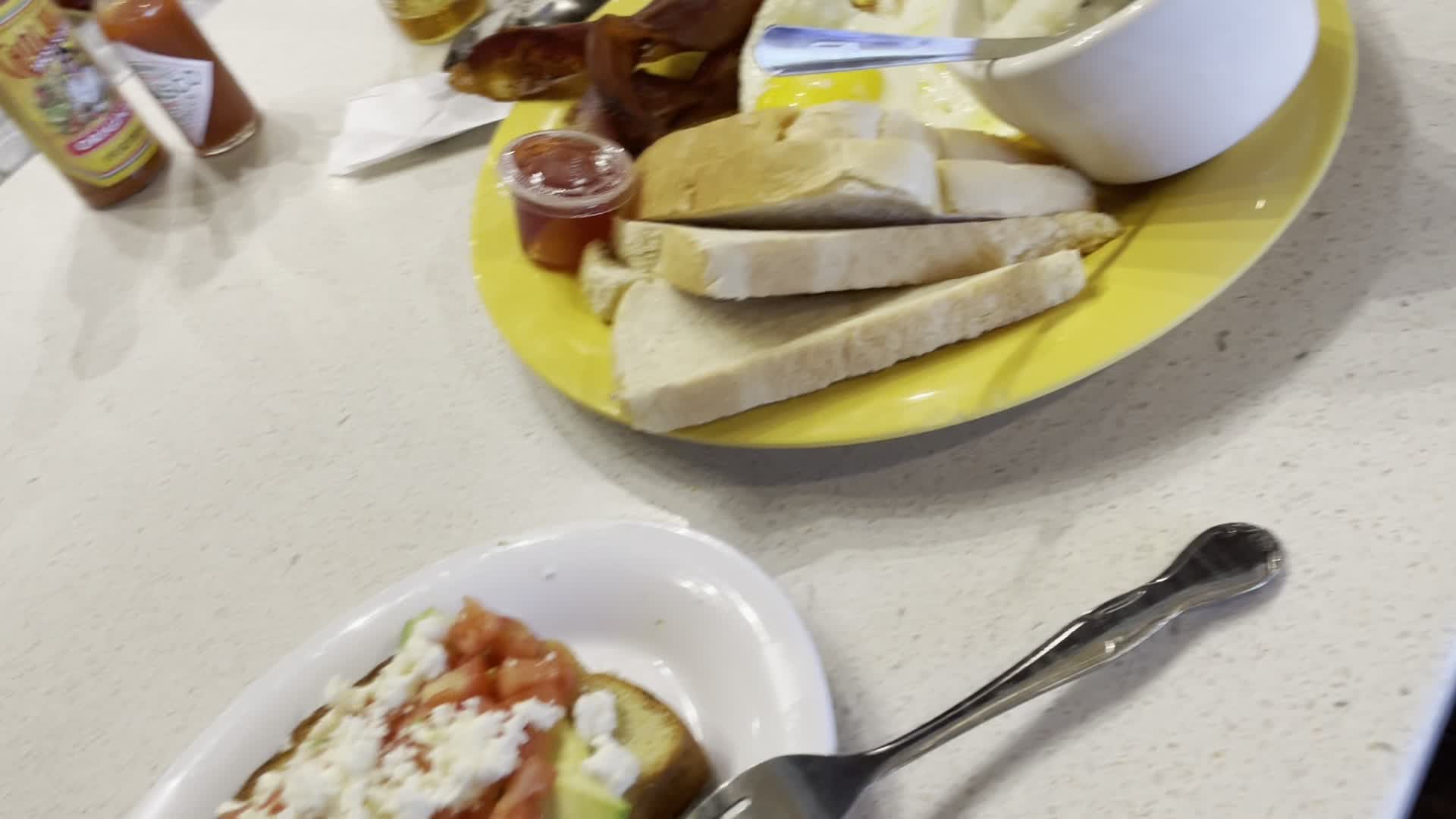 Maxine's Cafe & Bakery